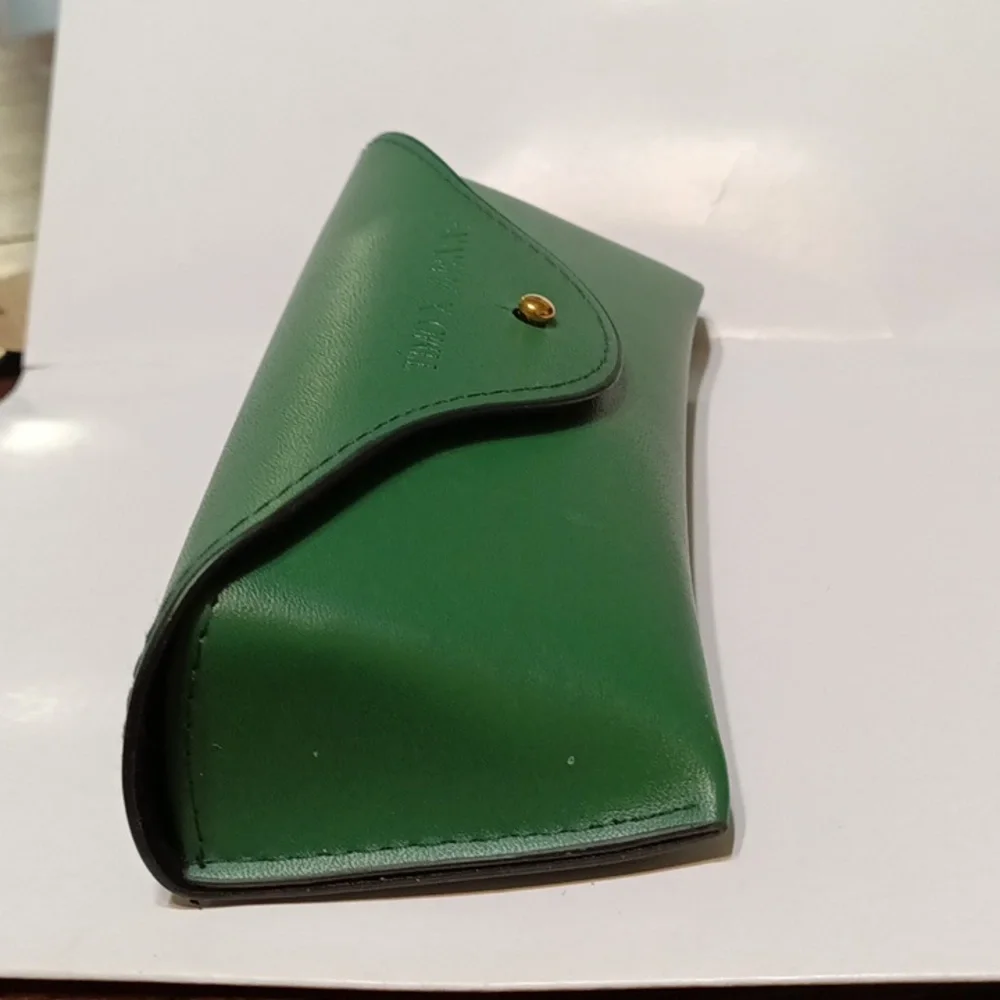 TIMO X ZENNI Green glasses case